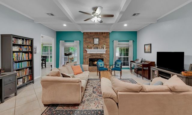 1060 Cheyenne Trail, Hewitt, TX 76643