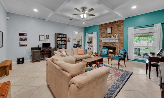 1060 Cheyenne Trail, Hewitt, TX 76643
