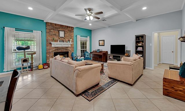 1060 Cheyenne Trail, Hewitt, TX 76643