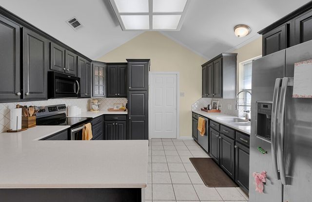 1060 Cheyenne Trail, Hewitt, TX 76643