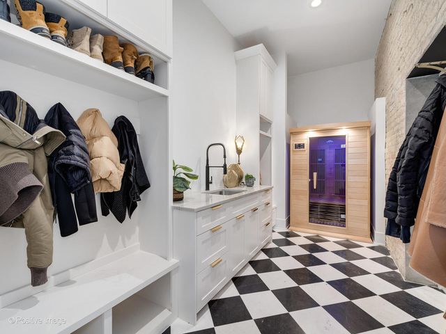 2733 N Pulaski Road, Chicago, IL 60639