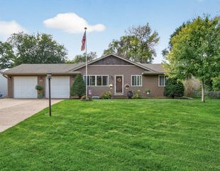 612 111th Avenue NE, Blaine, MN 55434
