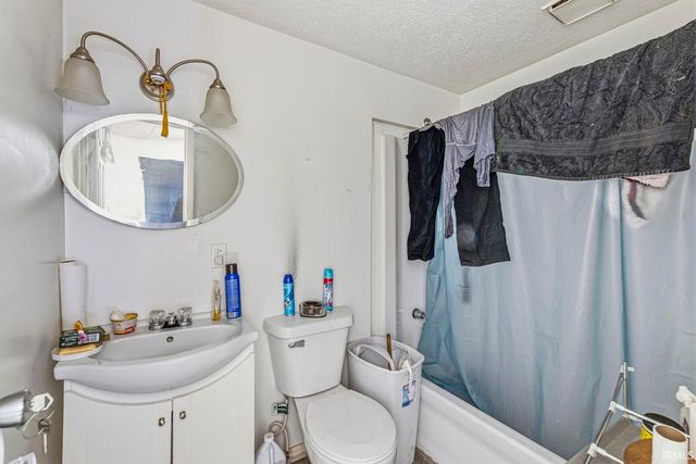 2212 S Michigan Street, South Bend, IN 46613