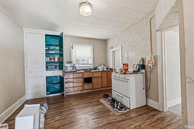 2212 S Michigan Street, South Bend, IN 46613