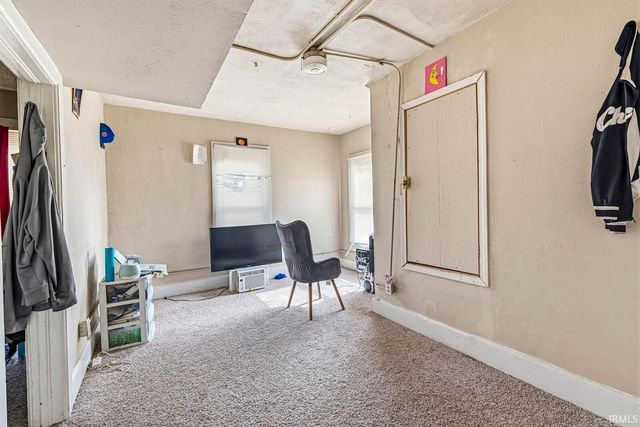 2212 S Michigan Street, South Bend, IN 46613