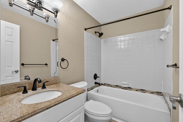 166 RAINTREE, Jupiter, FL 33458