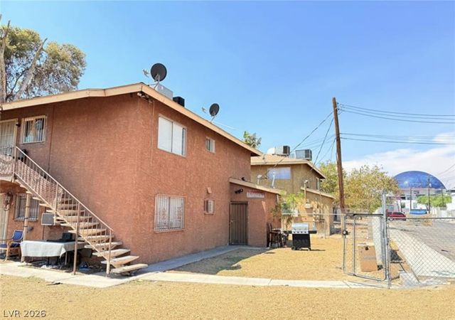 536 North Circle, Las Vegas, NV 89119