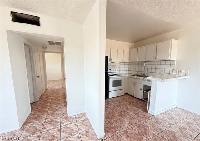 536 North Circle, Las Vegas, NV 89119