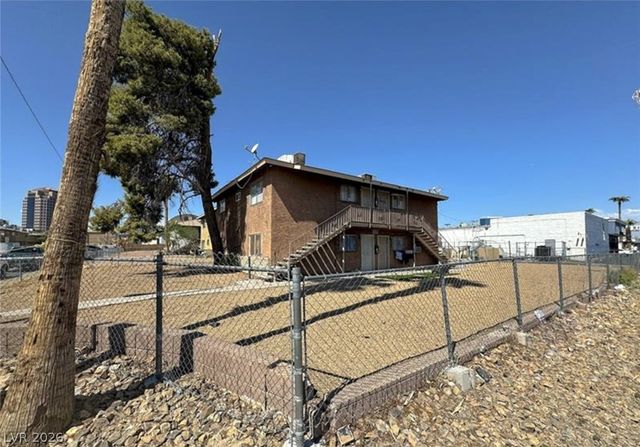 536 North Circle, Las Vegas, NV 89119