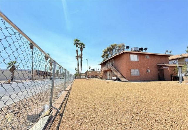 536 North Circle, Las Vegas, NV 89119