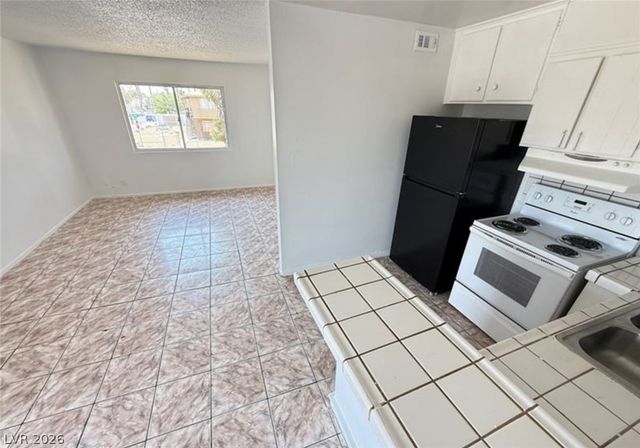 536 North Circle, Las Vegas, NV 89119