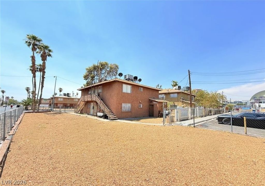 536 North Circle, Las Vegas, NV 89119