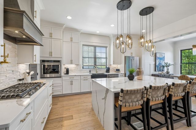 112 Sterling Rd, Hendersonville, TN 37075