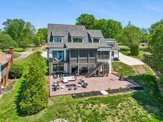 112 Sterling Rd, Hendersonville, TN 37075