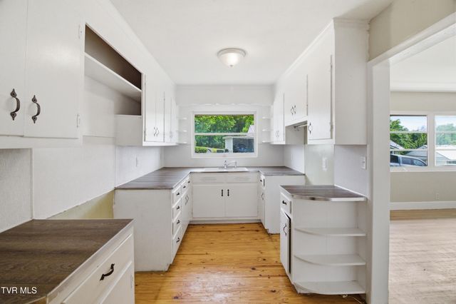 2858 Ashley Street, Kingsport, TN 37664