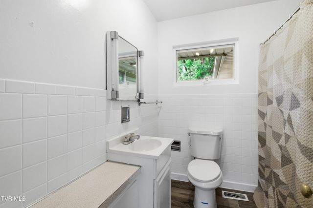 2858 Ashley Street, Kingsport, TN 37664
