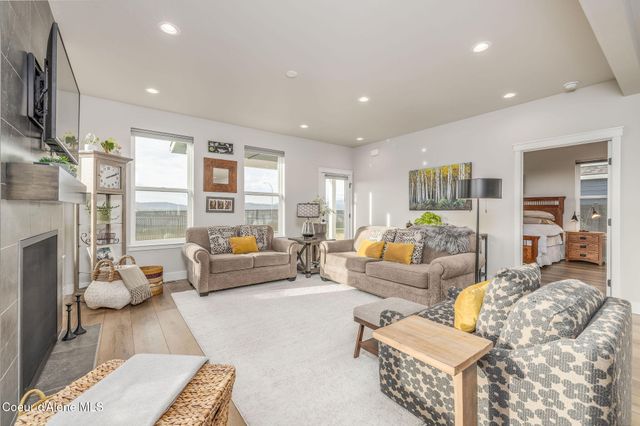 3351 N Blaze LOOP, Post Falls, ID 83854