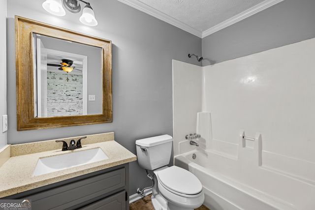 240 N Hampton Drive, Fayetteville, GA 30215