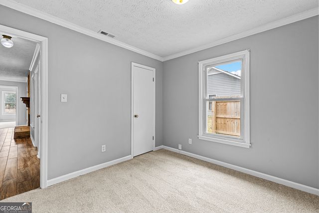 240 N Hampton Drive, Fayetteville, GA 30215