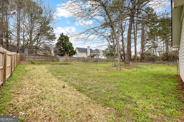 240 N Hampton Drive, Fayetteville, GA 30215