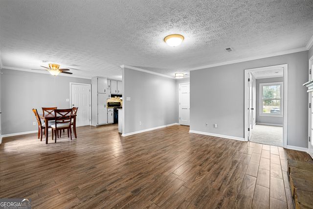 240 N Hampton Drive, Fayetteville, GA 30215