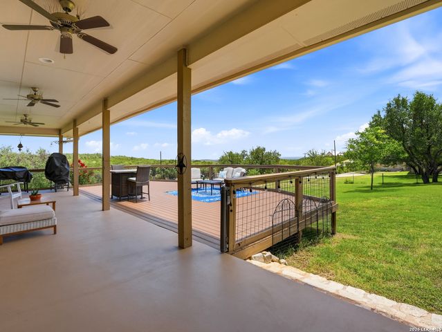 186 SCOUT LN, Spring Branch, TX 78070