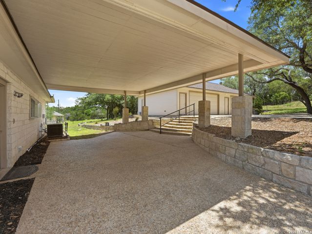 186 SCOUT LN, Spring Branch, TX 78070