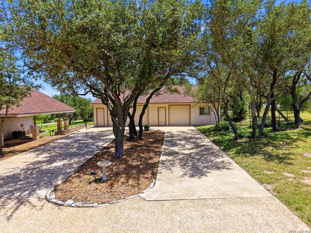 186 SCOUT LN, Spring Branch, TX 78070