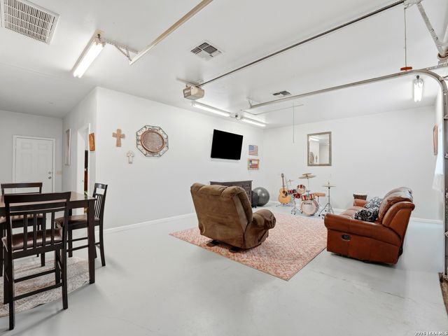 186 SCOUT LN, Spring Branch, TX 78070