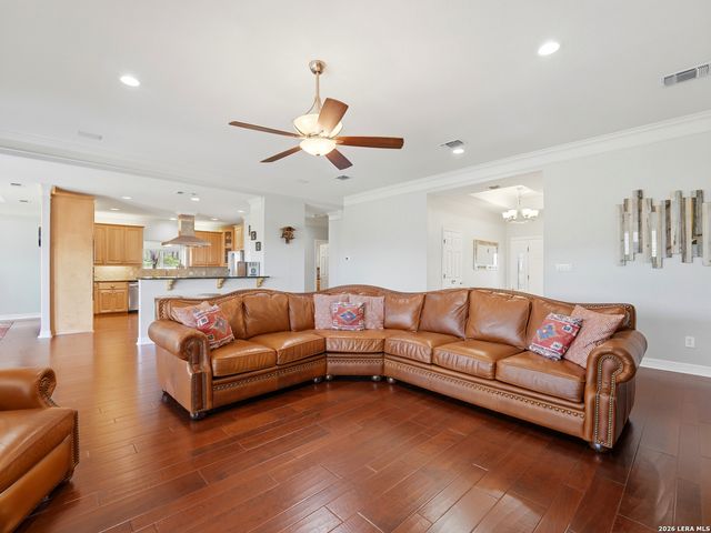 186 SCOUT LN, Spring Branch, TX 78070