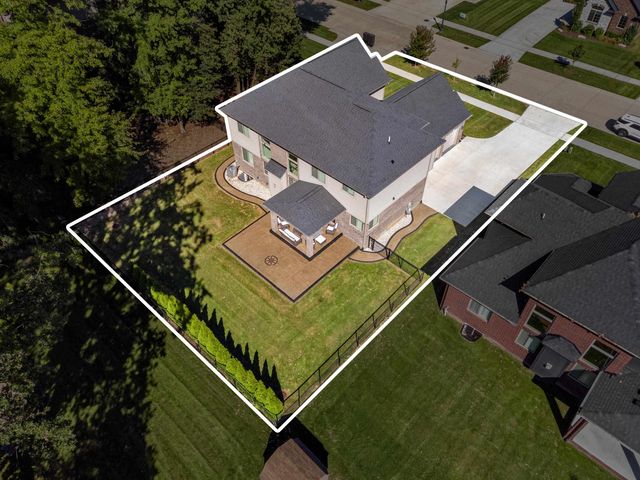 54321 Deadwood Lane, Shelby Twp, MI 48316