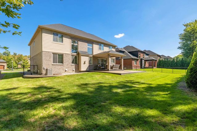 54321 Deadwood Lane, Shelby Twp, MI 48316