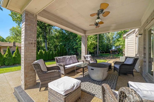 54321 Deadwood Lane, Shelby Twp, MI 48316