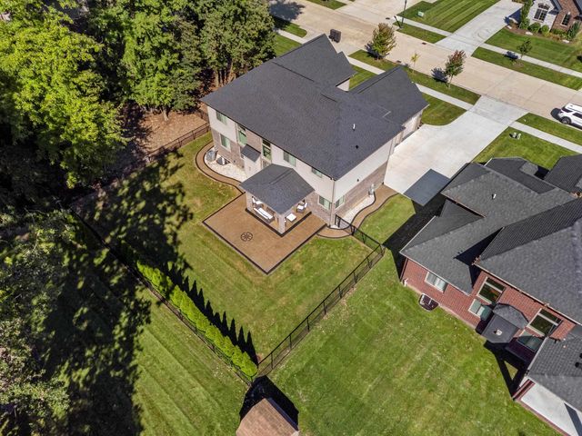 54321 Deadwood Lane, Shelby Twp, MI 48316