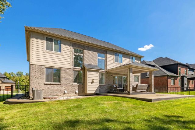 54321 Deadwood Lane, Shelby Twp, MI 48316