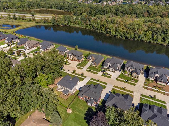 54321 Deadwood Lane, Shelby Twp, MI 48316