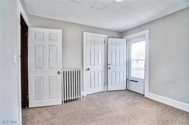 2215 W 105th Street, Cleveland, OH 44102