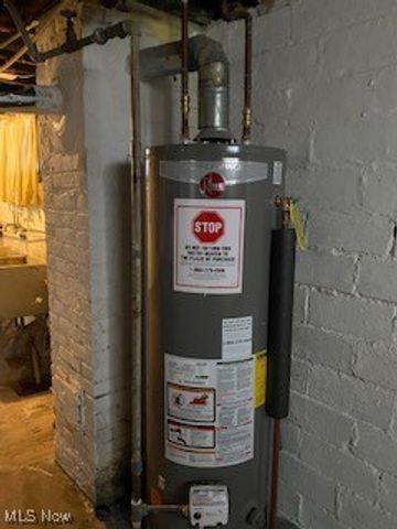 2215 W 105th Street, Cleveland, OH 44102