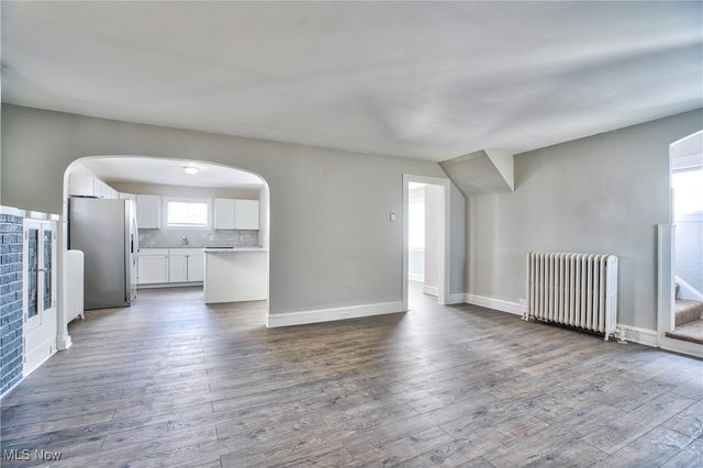 2215 W 105th Street, Cleveland, OH 44102