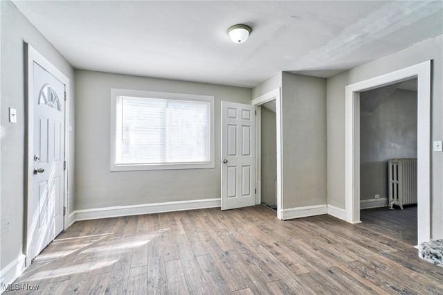 2215 W 105th Street, Cleveland, OH 44102