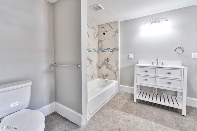 2215 W 105th Street, Cleveland, OH 44102