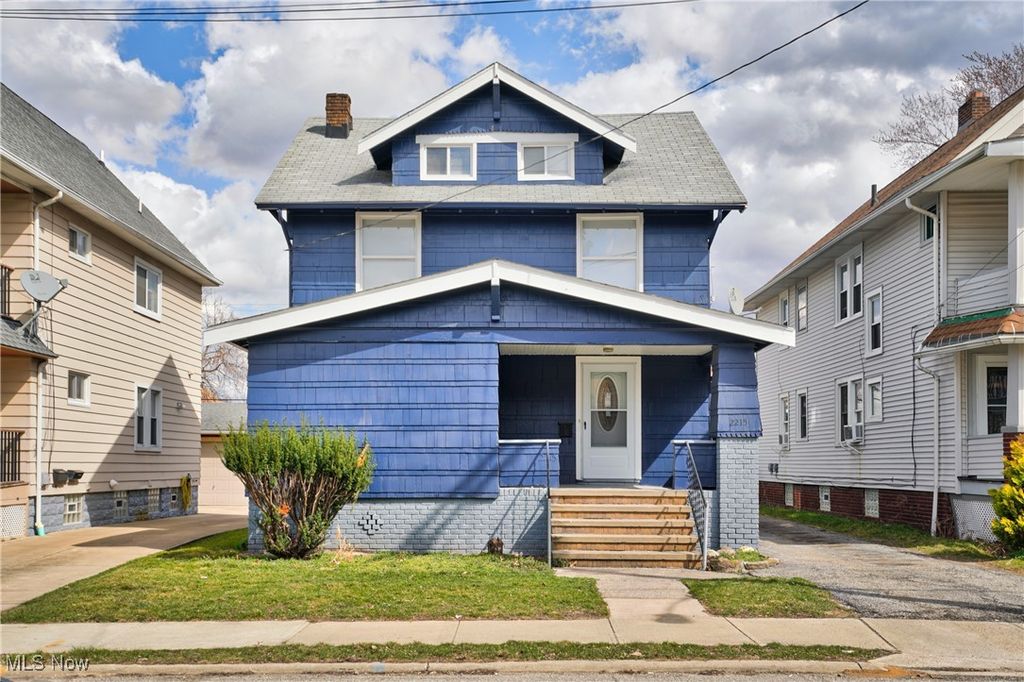 2215 W 105th Street, Cleveland, OH 44102