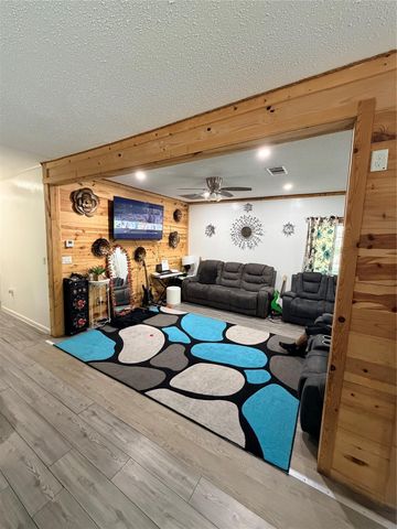 275 County Road 3417, Cleveland, TX 77327