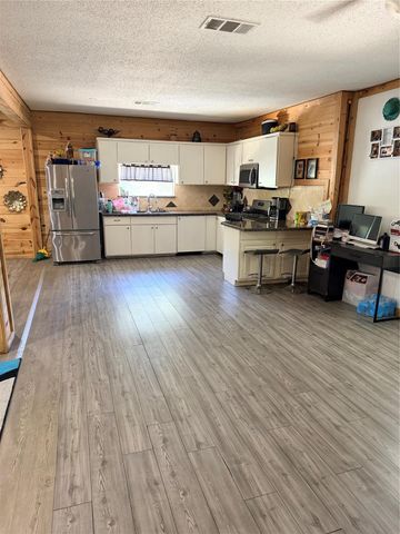 275 County Road 3417, Cleveland, TX 77327