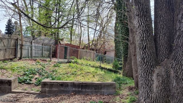 65 Hamilton St 2, East Orange City, NJ 07017