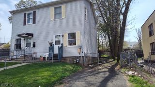 65 Hamilton St 2, East Orange City, NJ 07017