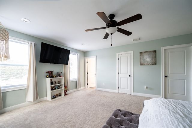 28 Mink Rd, Providence, RI 02908