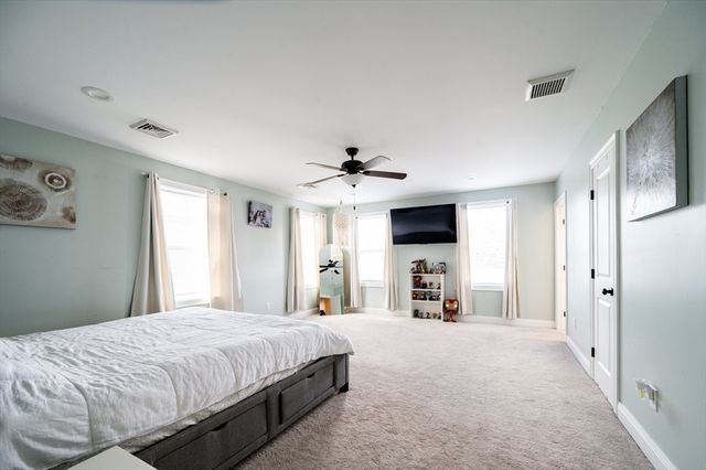 28 Mink Rd, Providence, RI 02908