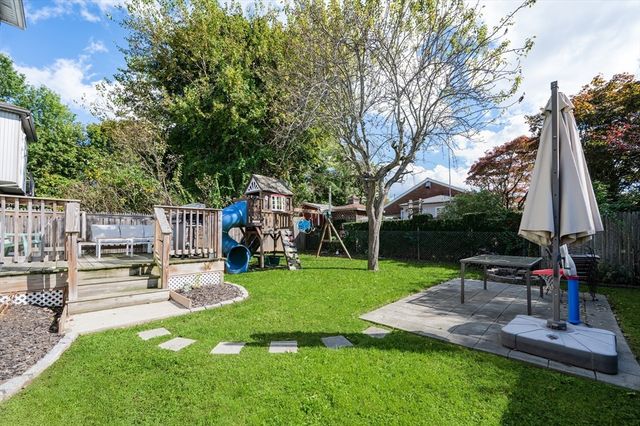 28 Mink Rd, Providence, RI 02908