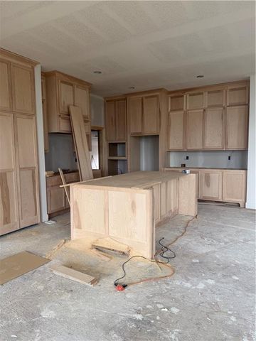 19873 W 114th Place, Olathe, KS 66061